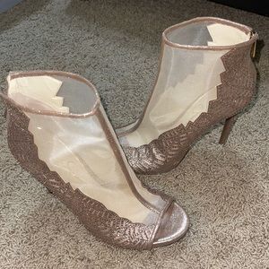 Jessica Simpson heels